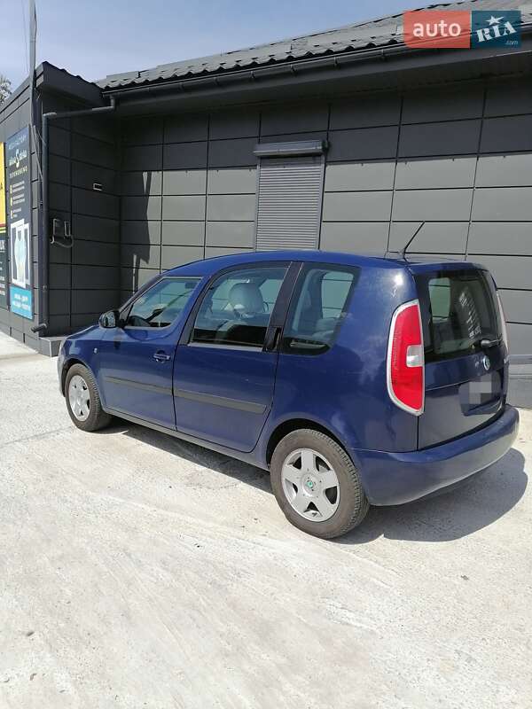 Микровэн Skoda Roomster 2012 в Коростене