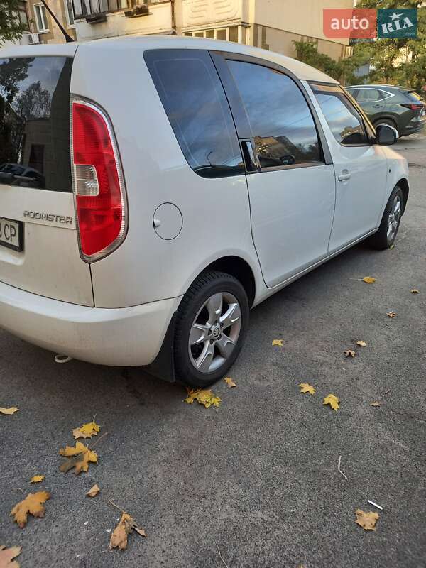 Микровэн Skoda Roomster 2014 в Киеве