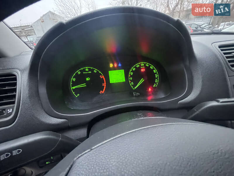 Микровэн Skoda Roomster 2009 в Луцке