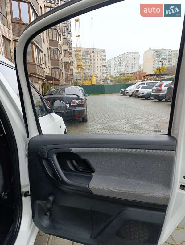 Микровэн Skoda Roomster 2014 в Черноморске