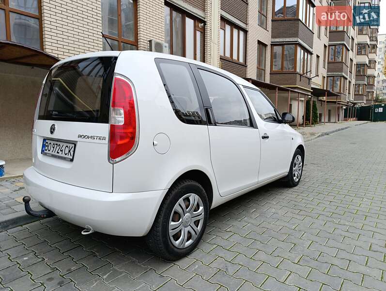 Микровэн Skoda Roomster 2014 в Черноморске