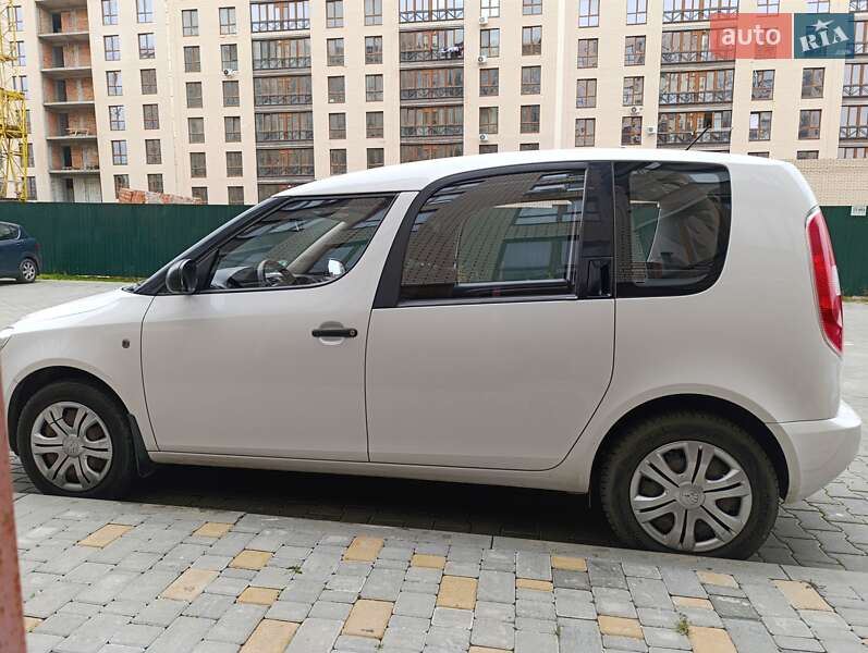 Микровэн Skoda Roomster 2014 в Черноморске