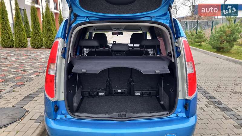 Микровэн Skoda Roomster 2009 в Луцке фото 18 Микровэн Skoda Roomster 2009 в Луцке