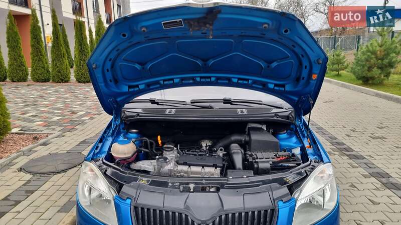 Микровэн Skoda Roomster 2009 в Луцке