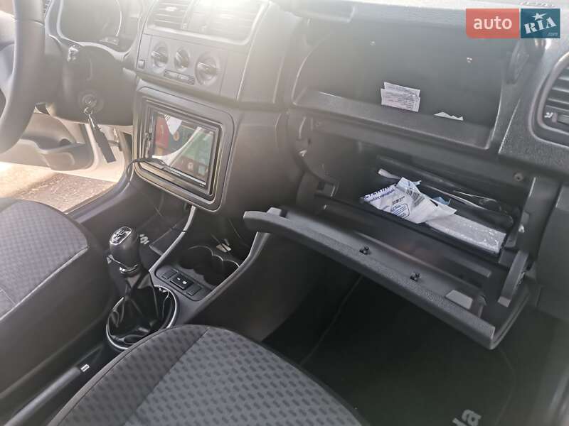 Микровэн Skoda Roomster 2010 в Великом Дальнике