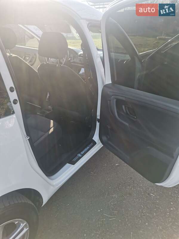 Микровэн Skoda Roomster 2010 в Великом Дальнике