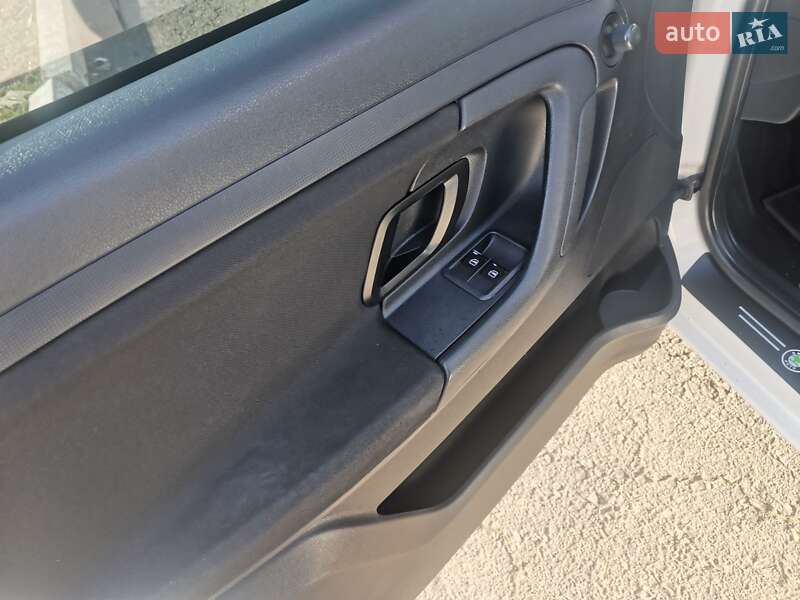 Микровэн Skoda Roomster 2010 в Великом Дальнике