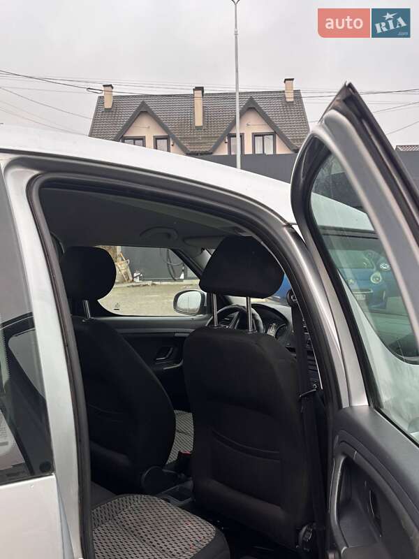 Микровэн Skoda Roomster 2010 в Львове