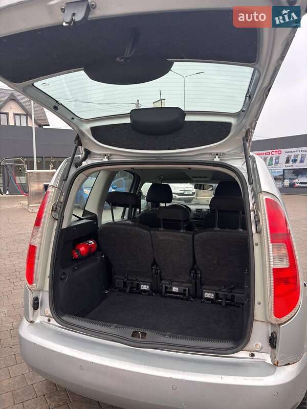 Микровэн Skoda Roomster 2010 в Львове