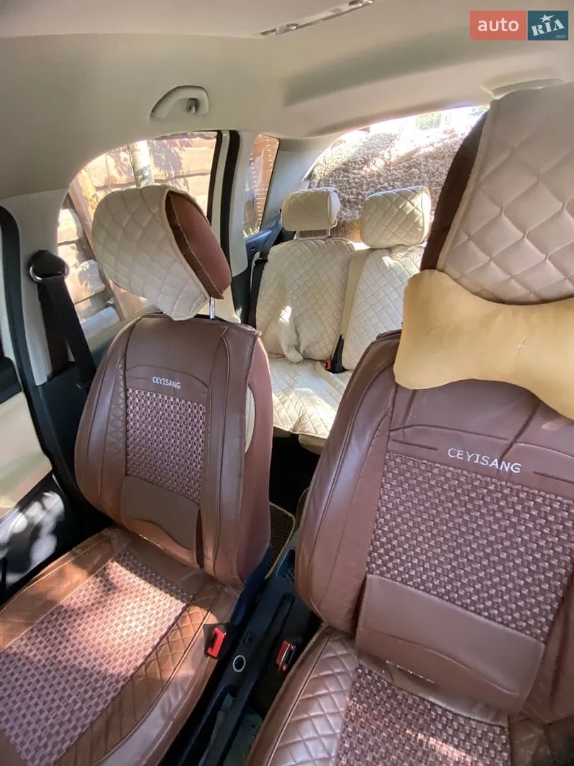 2014 Skoda Roomster - мініатюра 8