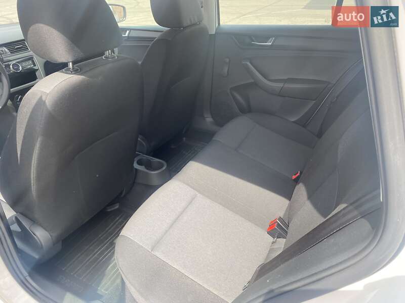 Хэтчбек Skoda Spaceback 2017 в Киеве