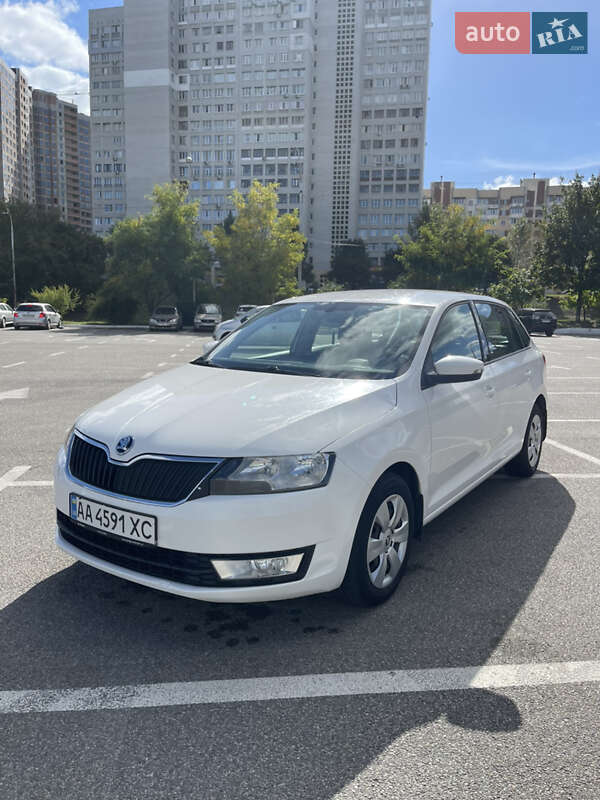 Хэтчбек Skoda Spaceback 2016 в 