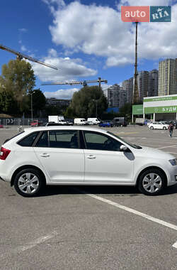 Хэтчбек Skoda Spaceback 2016 в 