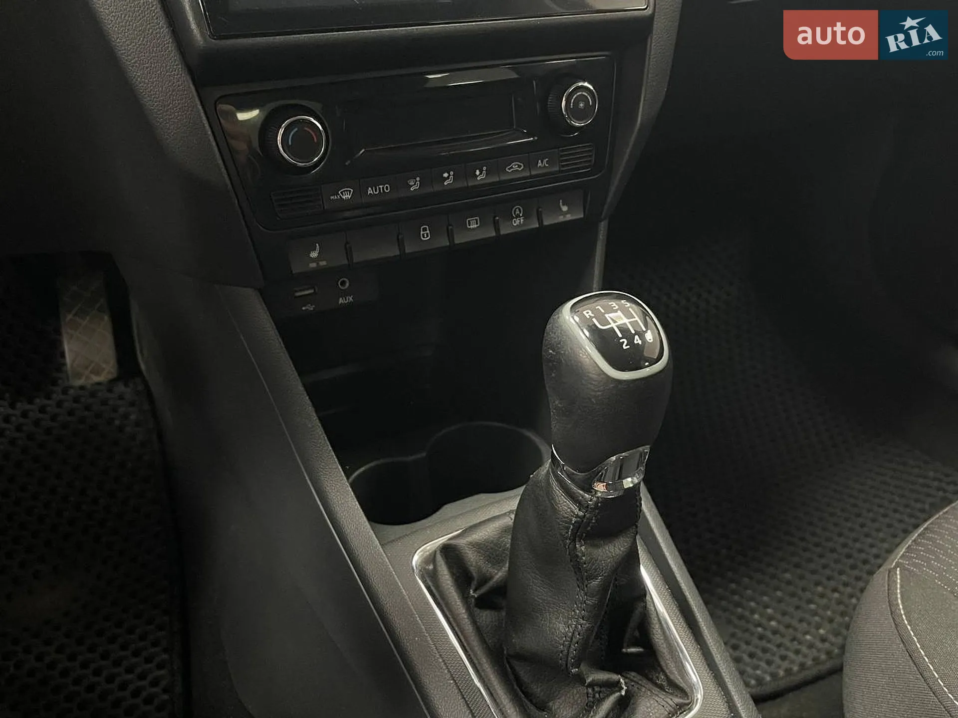 2015 Skoda Rapid - мініатюра 31
