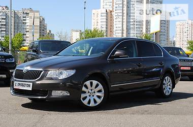 Седан Skoda Superb 2011 в Киеве