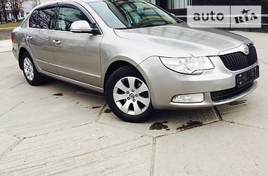 Седан Skoda Superb 2011 в 