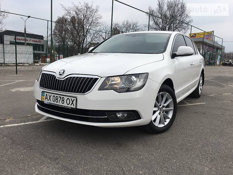 Седан Skoda Superb 2013 в Харькове