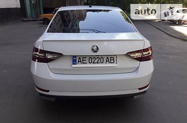 Седан Skoda Superb 2016 в Кривом Роге