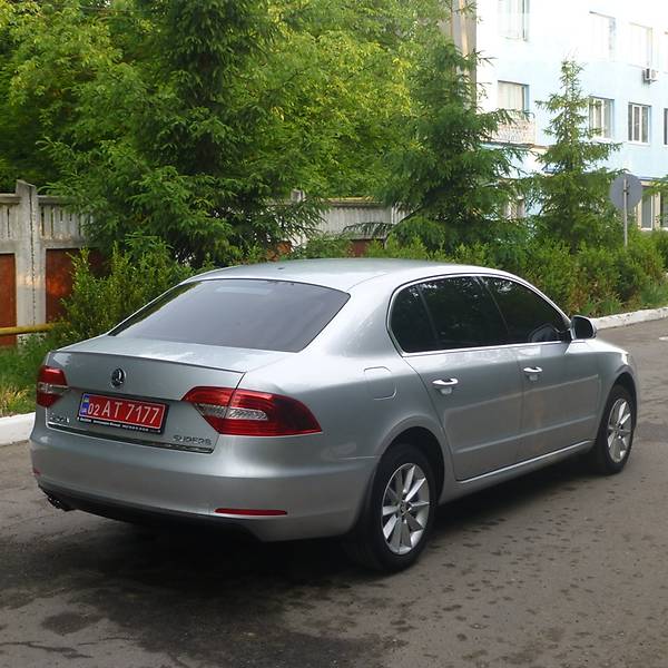 Седан Skoda Superb 2014 в Виннице