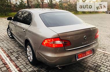 Седан Skoda Superb 2014 в Ивано-Франковске