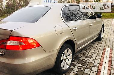 Седан Skoda Superb 2014 в Ивано-Франковске