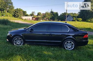 Седан Skoda Superb 2010 в Львове