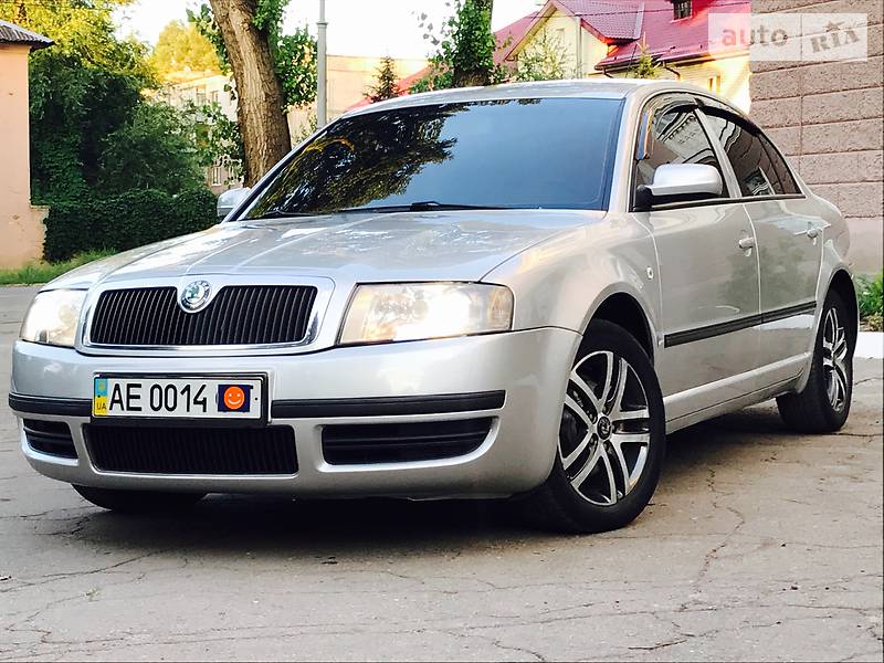 Седан Skoda Superb 2007 в Днепре