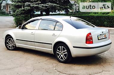 Седан Skoda Superb 2007 в Днепре