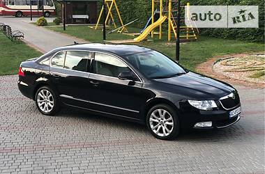 Седан Skoda Superb 2011 в Луцке