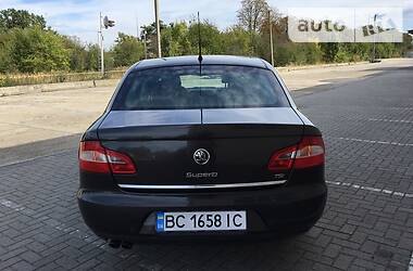 Седан Skoda Superb 2009 в Стрые