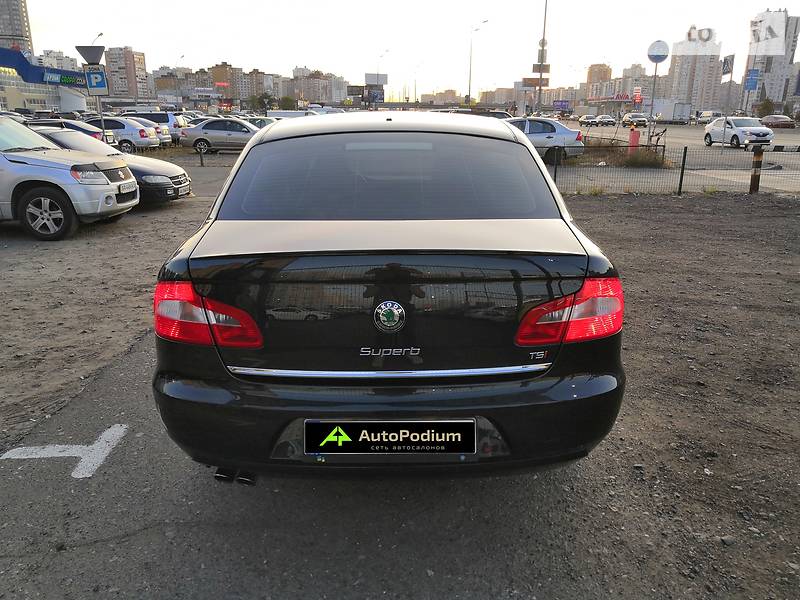Седан Skoda Superb 2011 в Києві