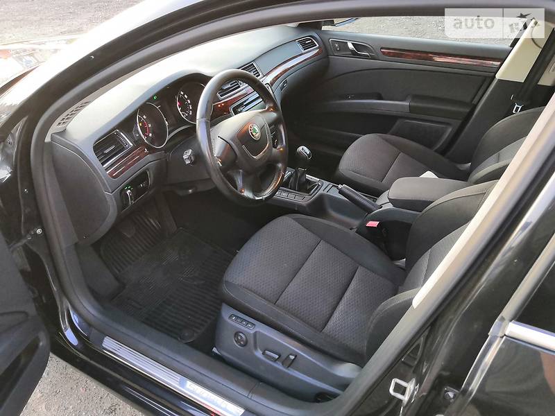 Седан Skoda Superb 2011 в Києві