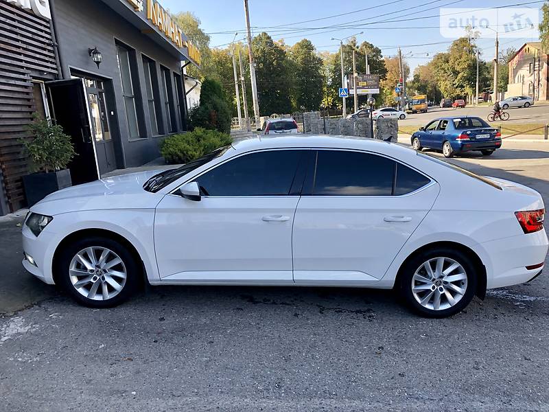 Седан Skoda Superb 2017 в Сумах