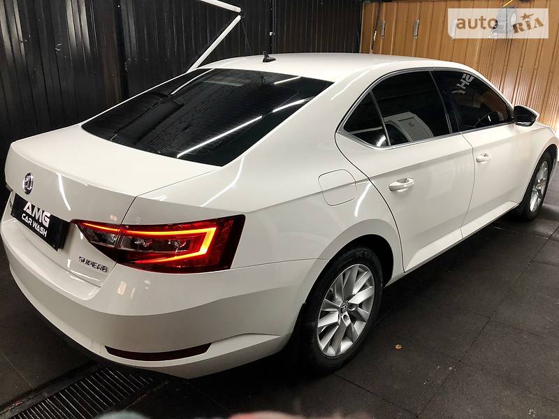 Седан Skoda Superb 2017 в Сумах