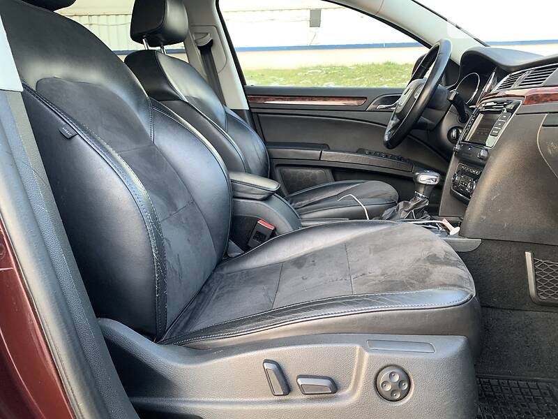 Седан Skoda Superb 2010 в 