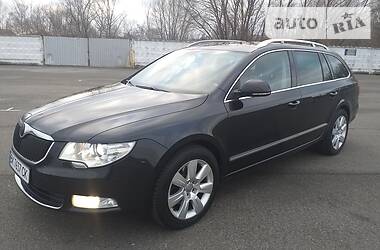 Універсал Skoda Superb 2010 в Сарнах