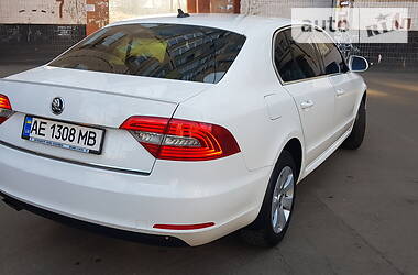 Седан Skoda Superb 2013 в 
