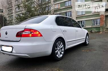 Седан Skoda Superb 2010 в Рівному