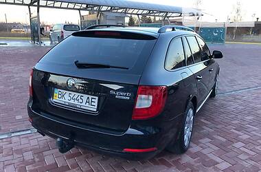 Універсал Skoda Superb 2011 в 