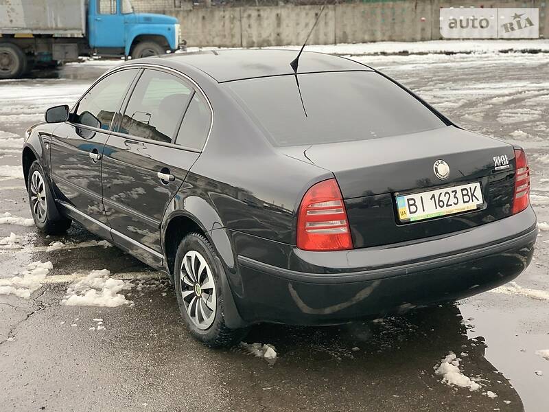 Седан Skoda Superb 2006 в Горішніх Плавнях