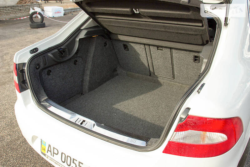 Седан Skoda Superb 2012 в Запоріжжі