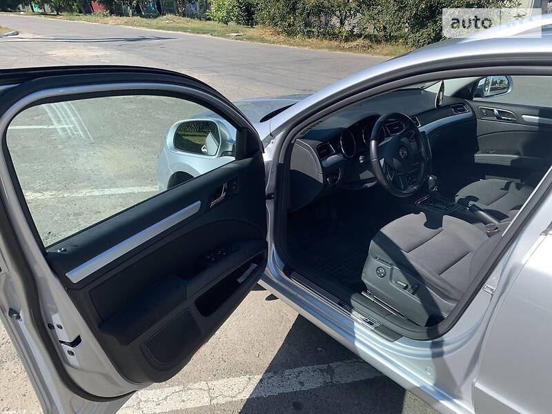 Универсал Skoda Superb 2014 в Звенигородке