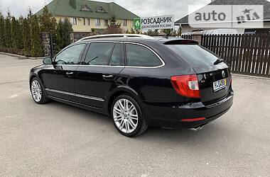 Універсал Skoda Superb 2011 в 