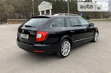 Універсал Skoda Superb 2011 в 