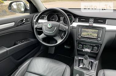 Універсал Skoda Superb 2011 в 