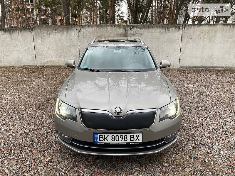 Універсал Skoda Superb 2013 в Києві