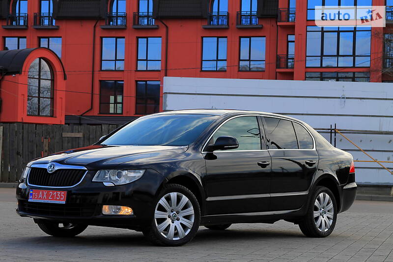 Седан Skoda Superb 2010 в 