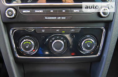 Седан Skoda Superb 2010 в 