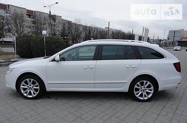 Универсал Skoda Superb 2010 в Луцке