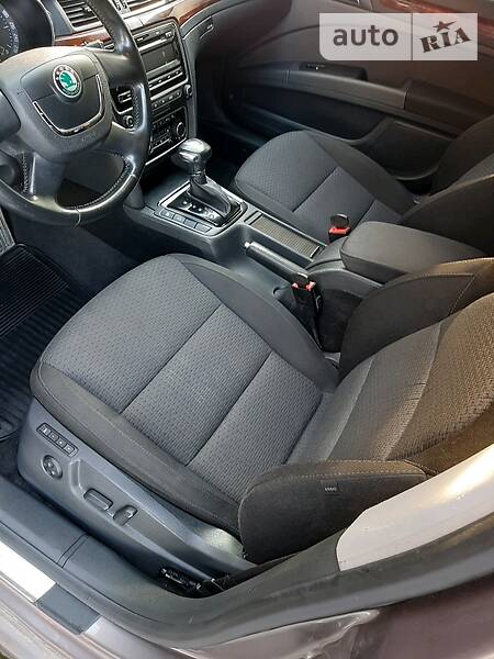 Седан Skoda Superb 2012 в Дніпрі